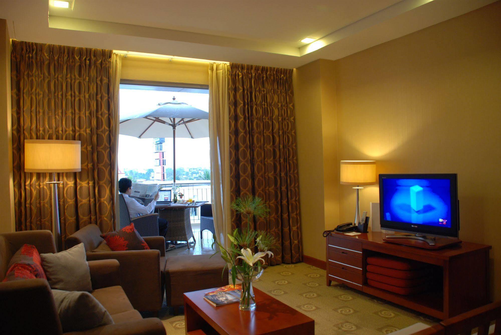The Avenue Plaza Hotel Naga  Exterior foto